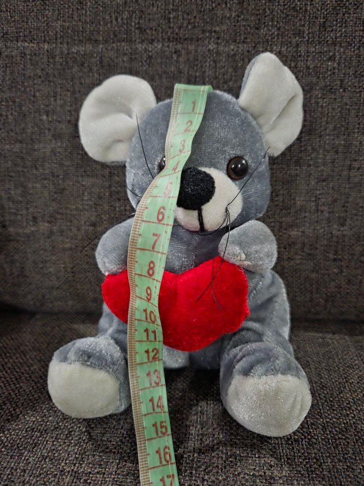 Kırmızı Kalpli Gri Peluş Oyuncak Fare - Görsel 3