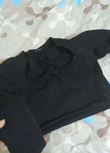 l Beden Siyah crop bluz