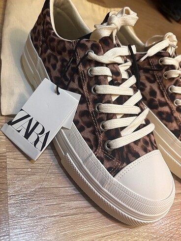 Zara Orjinal Zara leopar spor ayakkabı
