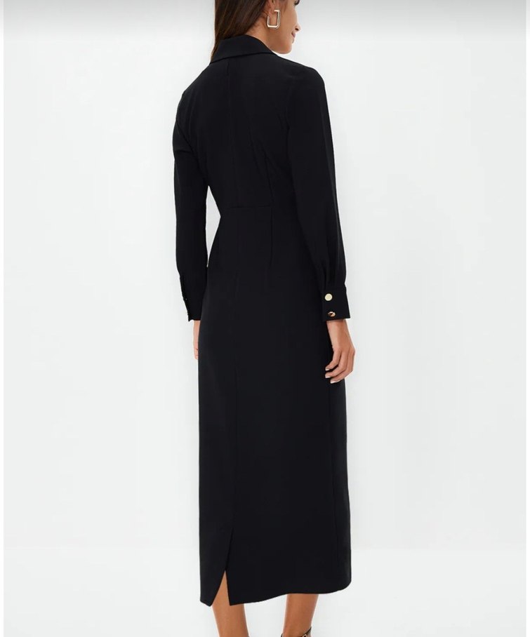 Siyah kruvaze yaka düğme detaylı dokuma elbise - Görsel 3