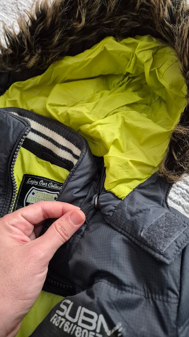 Erkek Çocuk Gri Kürklü Kapüşonlu Mont - Görsel 5