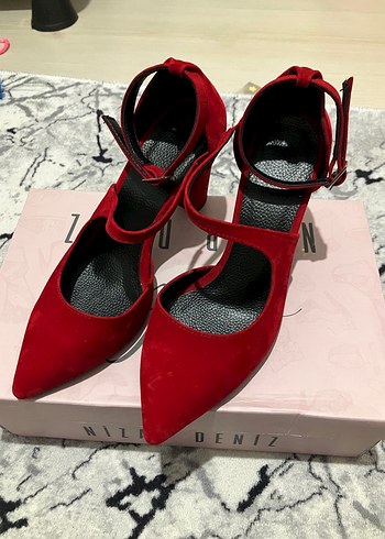Kırmızı Süet Tokalı Blok Topuklu Kadın Ayakkabı - Görsel 4