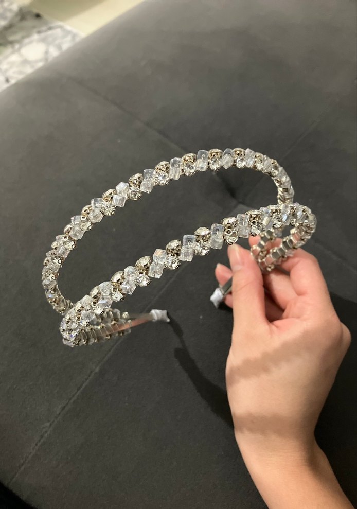 Beyaz Parlak Taşlı Metal Taç - Görsel 3