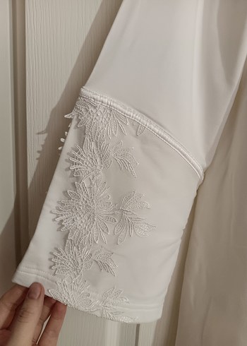 Nakış Detaylı Beyaz Uzun Kollu Kadın Sabahlık - Görsel 3