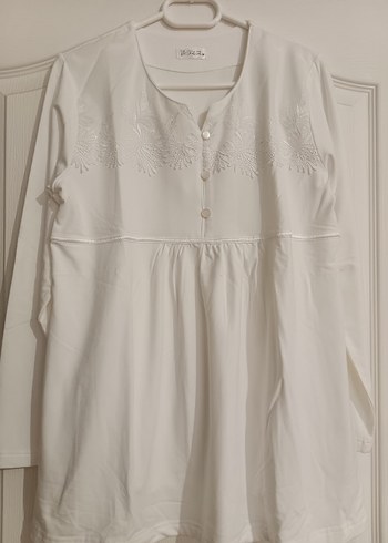 Nakış Detaylı Beyaz Uzun Kollu Kadın Sabahlık - Görsel 2