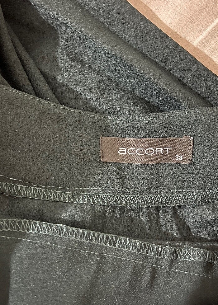 Şık ve Rahat Petrol Yeşili Pileli Midi Etek Günlük & Özel Günler - Görsel 3