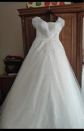İşlemeli helen model gelinlik