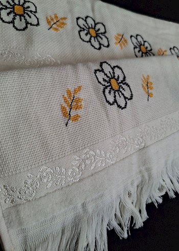 Nakışlı Beyaz Havlu Seti - Görsel 2