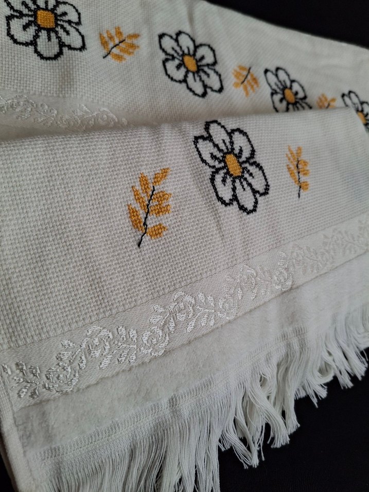 Nakışlı Beyaz Havlu Seti - Görsel 2