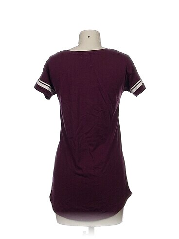 s Beden Diğer T-shirt %70 İndirimli.