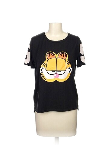 Diğer T-shirt %70 İndirimli.