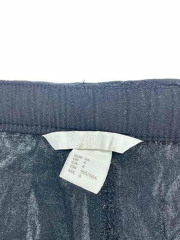 36 Beden siyah Renk H&M Kumaş Pantolon %70 İndirimli.