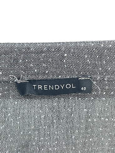 40 Beden gri Renk Trendyol & Milla Gömlek %70 İndirimli.