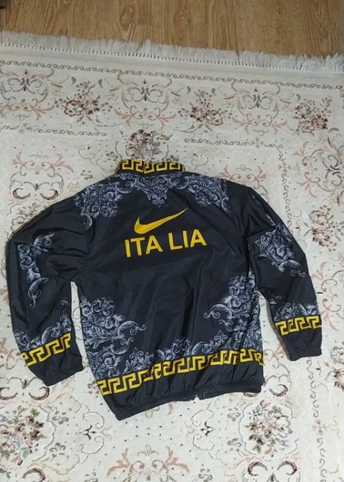 İtalia marka yağmurluk s/m beden  etiketi yok ama hiç kullanılma - Görsel 3