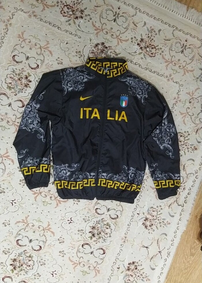 İtalia marka yağmurluk s/m beden  etiketi yok ama hiç kullanılma - Görsel 5