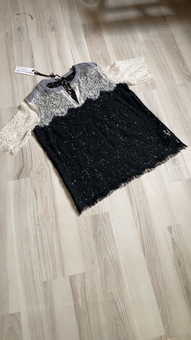 Dantel Detaylı V Yaka Kolsuz Bluz - Görsel 2