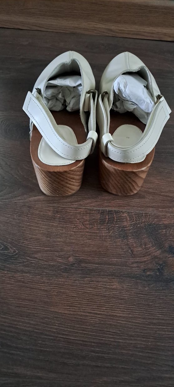 Beyaz Kadın Dolgu Topuklu Sandalet - Görsel 2