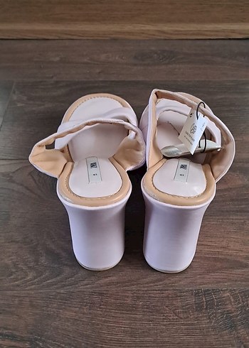 Beyaz Pastel Kadın Dolgu Topuklu Terlik - Görsel 2