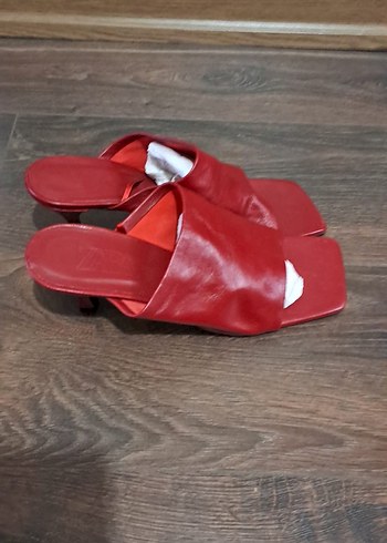 Kırmızı Tokalı Stiletto Topuklu Kadın Ayakkabı - Görsel 2