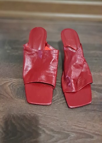 Kırmızı Tokalı Stiletto Topuklu Kadın Ayakkabı - Görsel 3