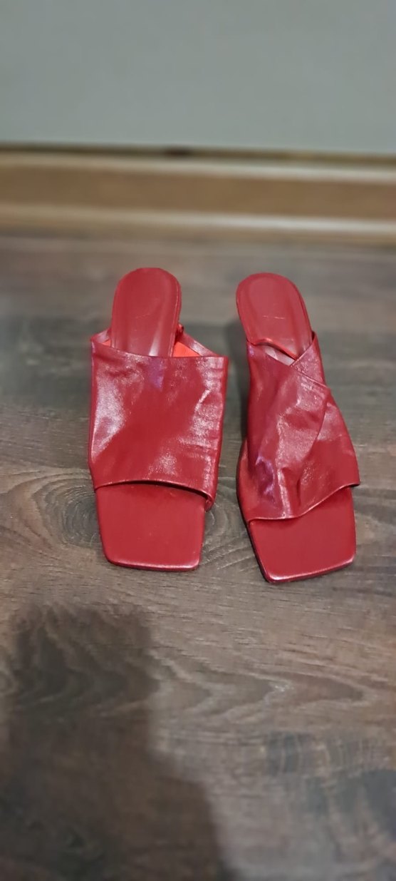 Kırmızı Tokalı Stiletto Topuklu Kadın Ayakkabı - Görsel 3