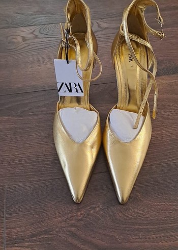 Altın Renkli Stiletto Topuklu Kadın Ayakkabı - Görsel 2