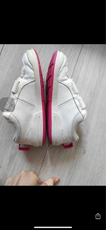 29 Beden beyaz Renk Nike spor ayakkabı