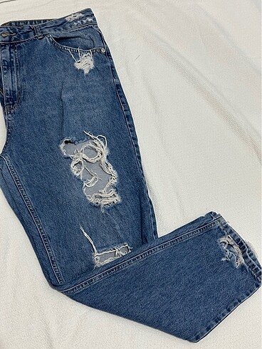 Jeans yırtık pantolon 32 beden