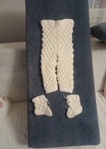24-36 Ay Beden beyaz Renk Kız Çocuk ekru renk Örgü Hırka ve Şapka pantolon patik Takımı
