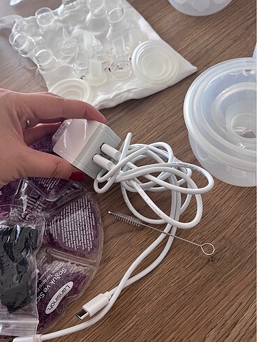  Beden MOMCOZY Hastane tipi eller serbest süt sağma makinası