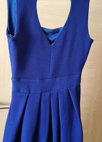 36 Beden mavi Renk Sırtı kalp elbise 
