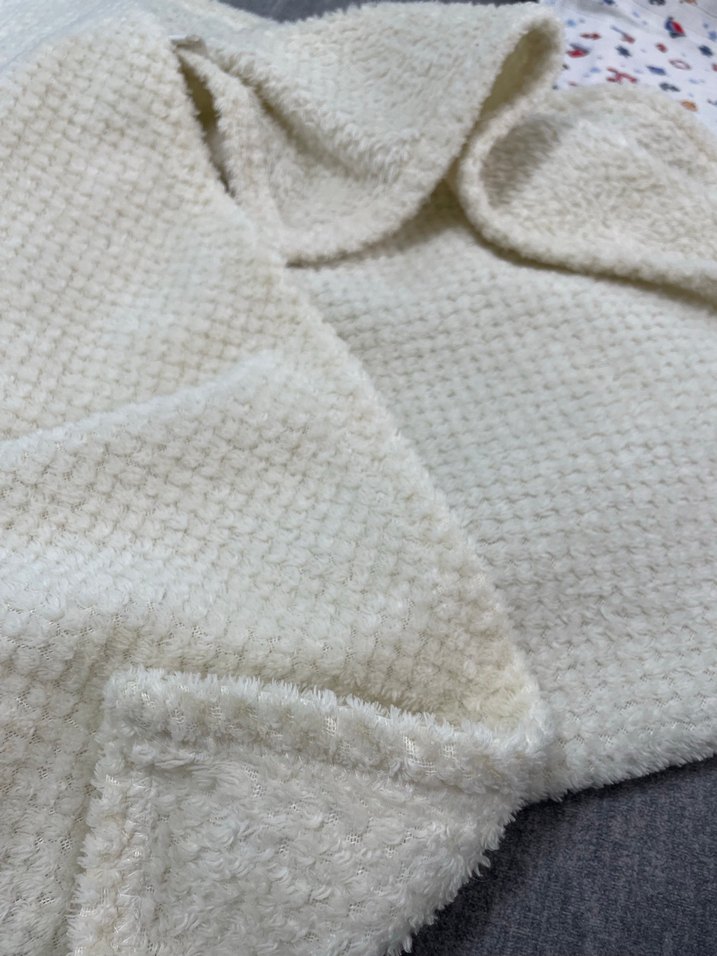 Beyaz Yumuşak Dokulu Bebek Battaniyesi - Görsel 2