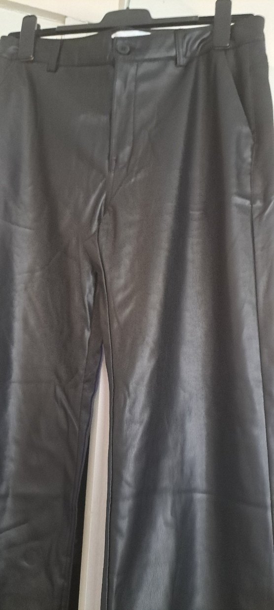 Siyah Deri Kemerli Pantolon - Görsel 2