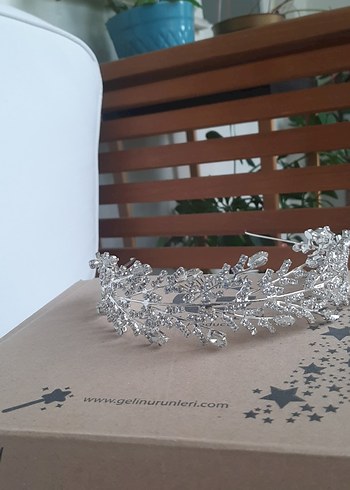 Beyaz Pul İşlemeli Düğün Tacı - Görsel 2