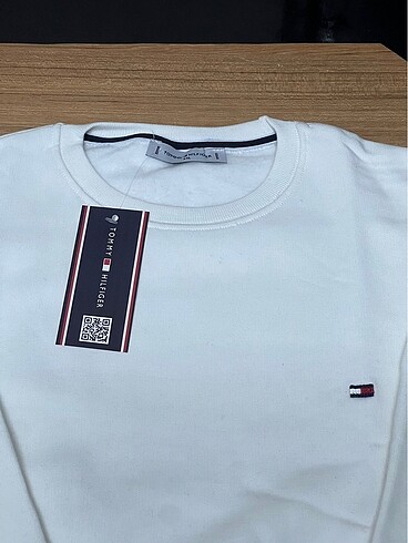 TOMMY HILFIGER SWETSHİRT
