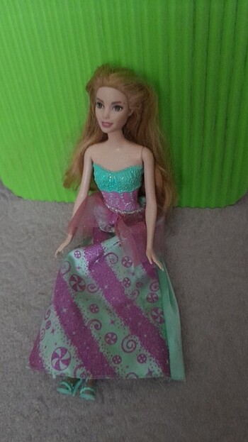 Barbie bebek