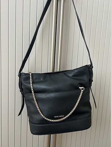Nine west siyah zincirli çanta