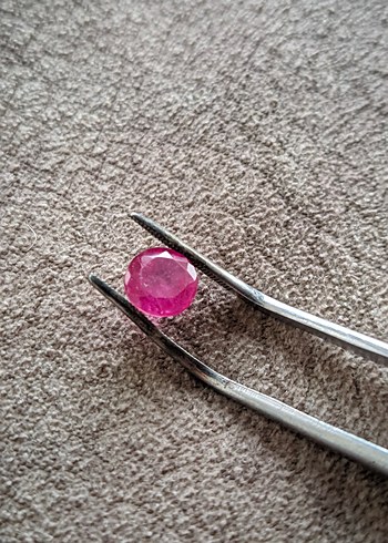 PEMBE YAKUT