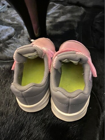 22 Beden pembe Renk Orjinal Nike