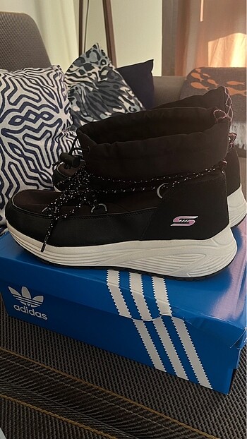 Skechers Siyah Kadın Botu