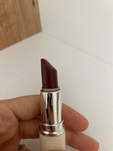 Beden bordo Renk Black cherry ruj