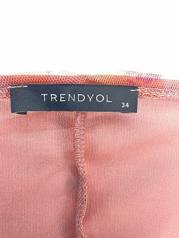 34 Beden çeşitli Renk Trendyol & Milla Bluz %70 İndirimli.