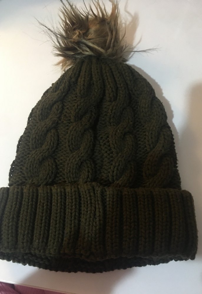 Koyu Yeşil Ponponlu Örgü Bere - Görsel 2