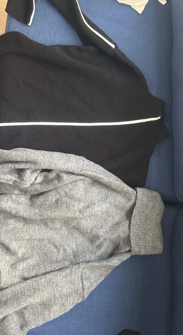 Gri boğazlı kazak ve balıkçı yaka siyah kazak - Görsel 2