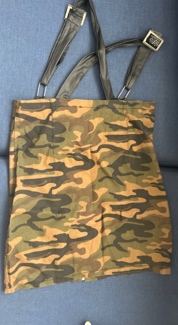 Özel tasarım taşlı kamuflaj desenli kısa elbise - Görsel 2