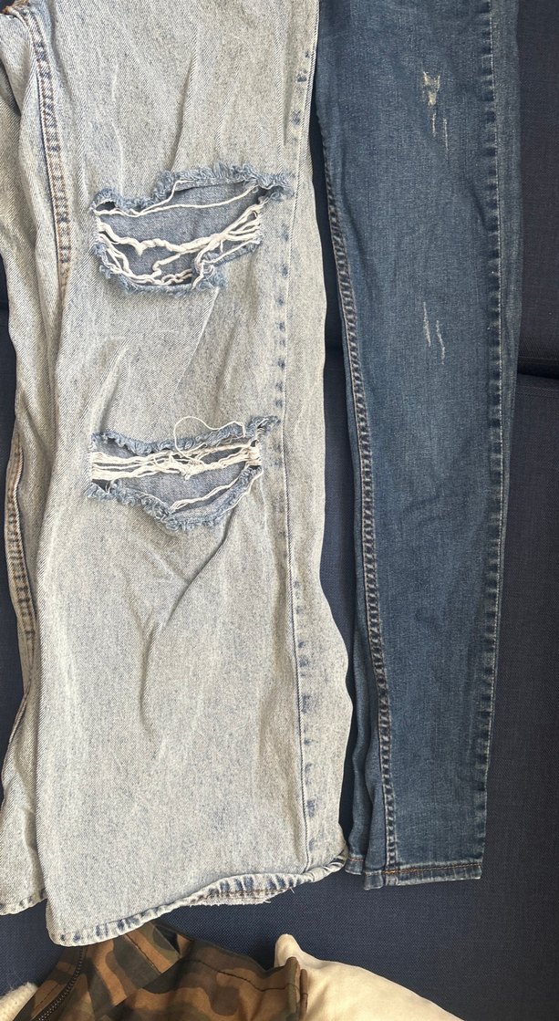 Açık mavi bol ve koyu mavi dar pantolon - Görsel 2