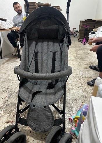 Gri Bebek Arabası Katlanabilir Model