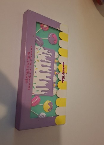 Revolution Tasty Birthday Cake Far Paleti