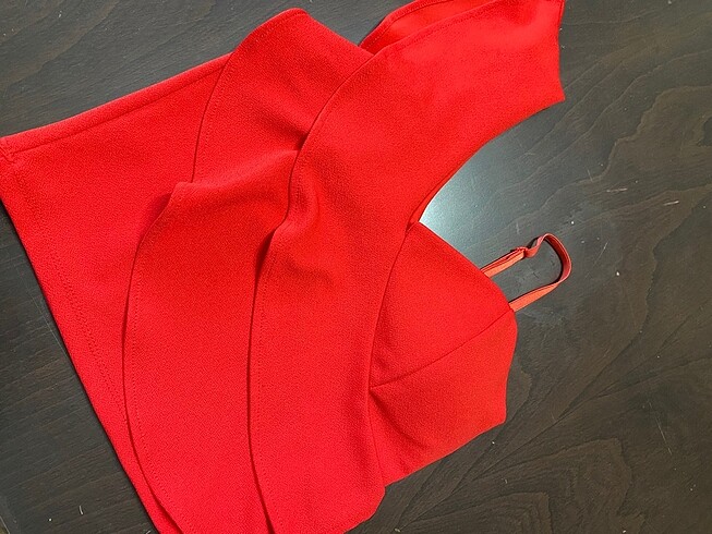 Kirmizi crop