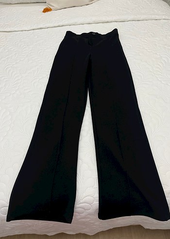 Siyah önden çımalı kumaş pantalon